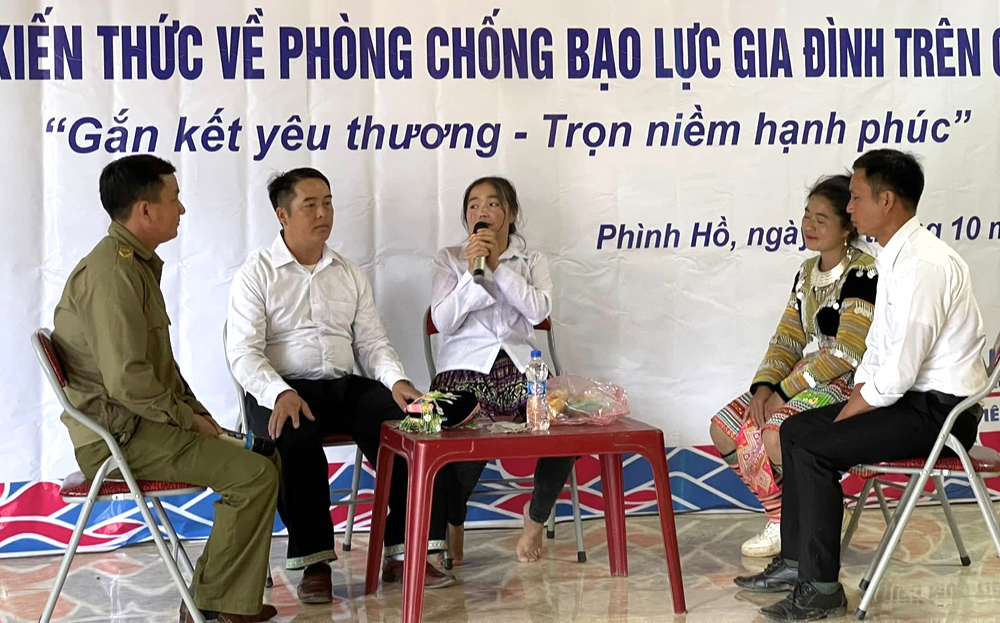 Hội LHPN huyện Trạm Tấu tổ chức Hội thi tìm hiểu kiến thức về phòng chống bạo lực gia đình trên cơ sở giới.