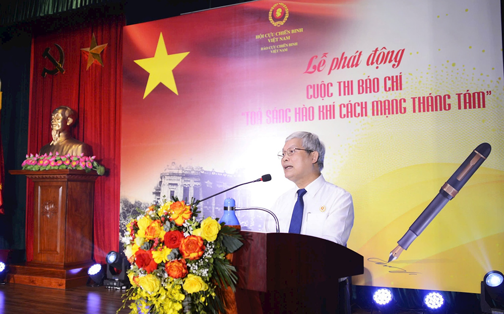 Đại tá, Nhà báo Đỗ Phú Thọ, phụ trách Tổng Biên tập Báo Cựu chiến binh Việt Nam phát động cuộc thi.