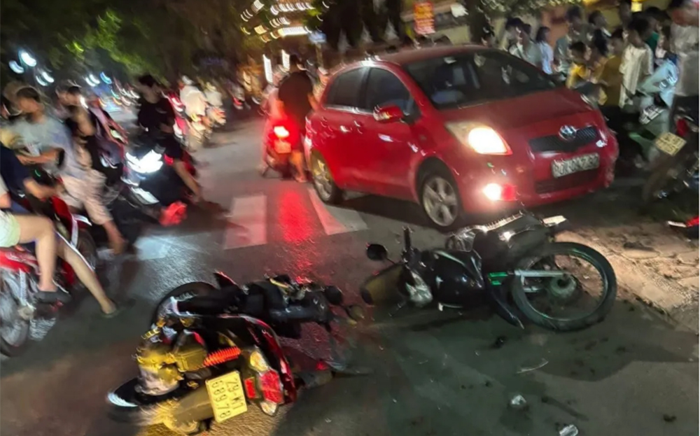 Hiện trường vụ tai nạn liên hoàn.