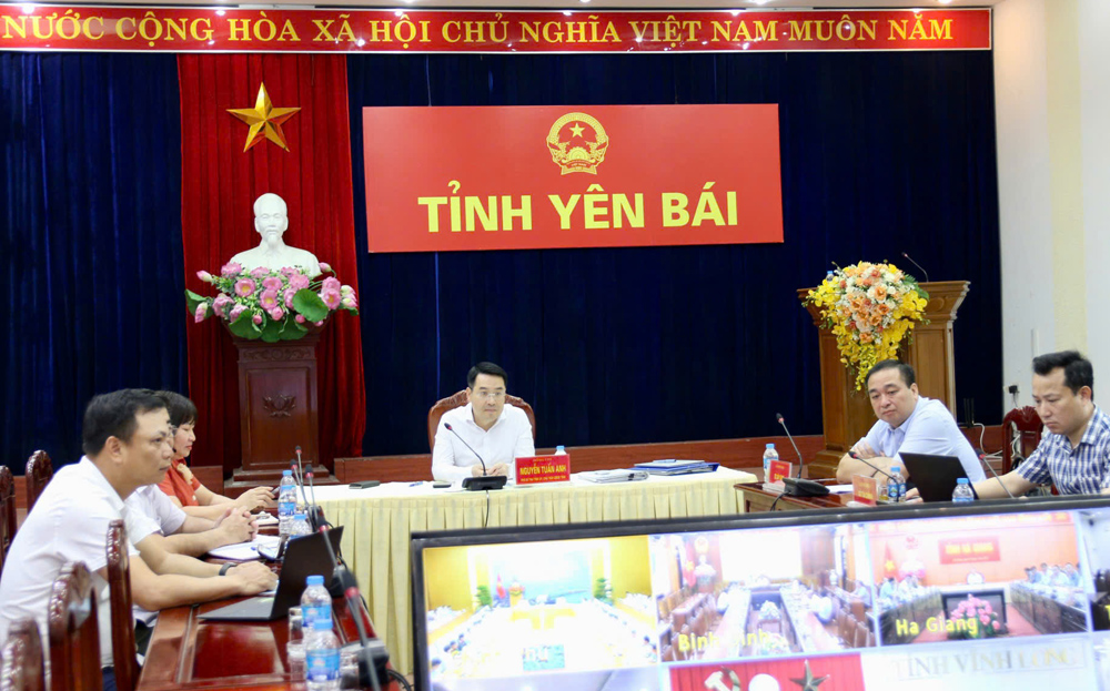 Các đại biểu tham dự Hội nghị tại điểm cầu tỉnh Yên Bái.