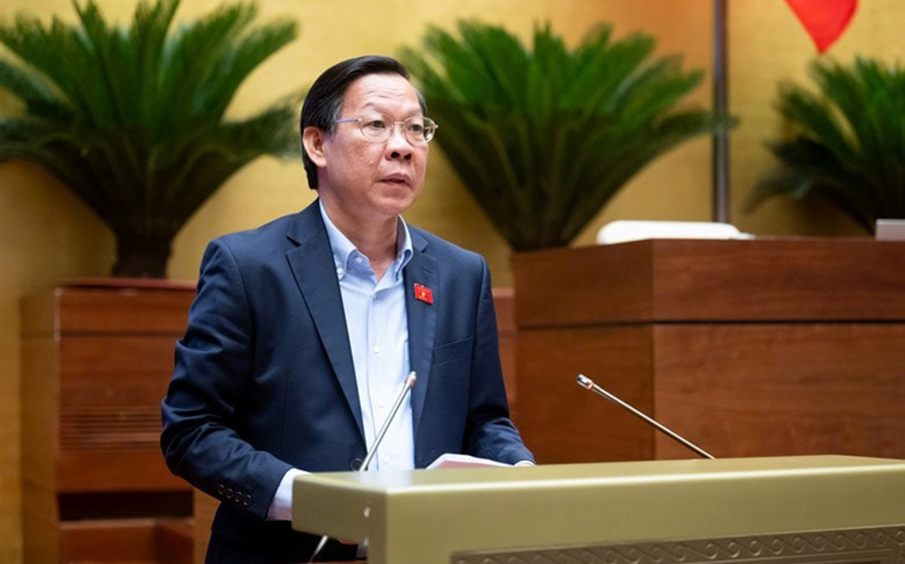 Chủ nhiệm Ủy ban Kinh tế và Tài chính của Quốc hội Phan Văn Mãi trình bày Báo cáo giải trình.