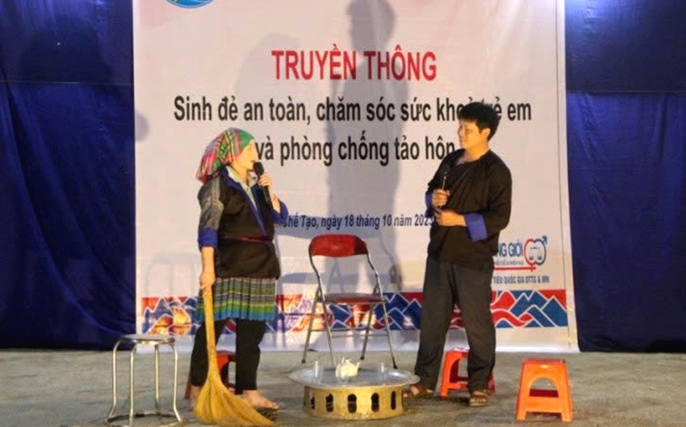 Nhiều hoạt động truyền thông về các chủ đề chăm sóc, bảo vệ phụ nữ, trẻ em được Hội Phụ nữ huyện phối hợp tổ chức.