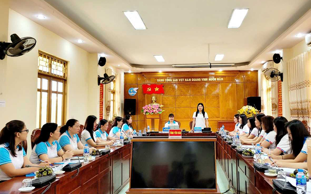 Lãnh đạo Hội LHPN tỉnh dafabet phát biểu tại buổi làm việc.