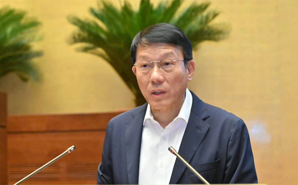 Bộ trưởng Bộ Công an Lương Tam Quang trình dự án luật.