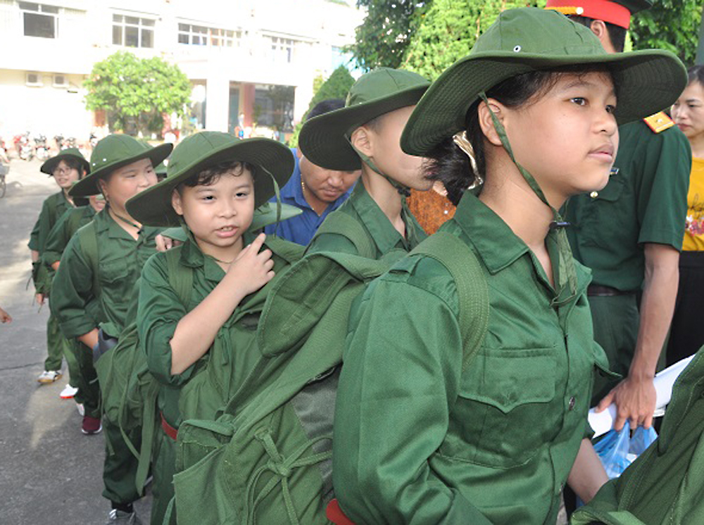 Các chiến sỹ nhí Yên Bái tham gia Chương trình “Học kỳ trong quân đội”.