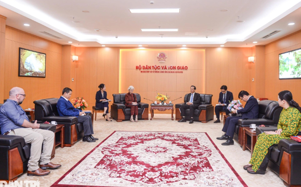 Quang cảnh buổi tiếp xã giao