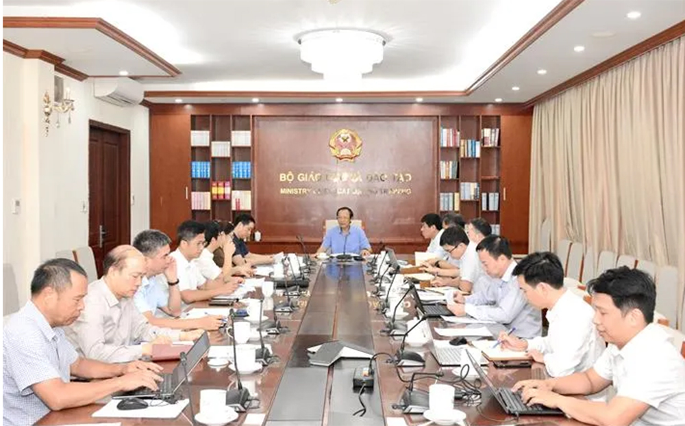 Thứ trưởng Thường trực Bộ GD&ĐT Phạm Ngọc Thưởng, Trưởng Ban chỉ đạo kỳ thi tốt nghiệp THPT 2025, làm việc với các đơn vị thuộc Bộ GD&ĐT về công tác chuẩn bị cho kỳ thi.
