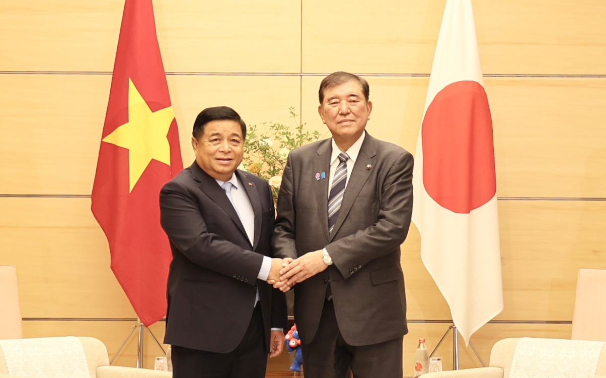 Phó Thủ tướng Nguyễn Chí Dũng hội kiến Thủ tướng Nhật Bản Ishiba Shigeru.