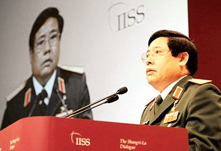 Bộ trưởng Bộ Quốc phòng Phùng Quang Thanh phát biểu tại hội nghị ngày 5-6.