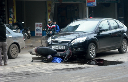 Hiện trường một vụ tai nạn giao thông tại tổ 58, phường Minh Tân, thành phố Yên Bái. Nguyên nhân do người tham gia giao thông không làm chủ được tốc độ.