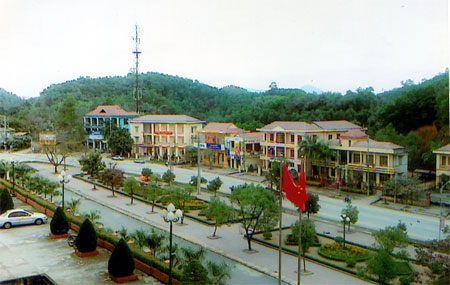 Trung tâm huyện Yên Bình được xây dựng khang trang to đẹp hơn.
(Ảnh: Thanh Phúc)