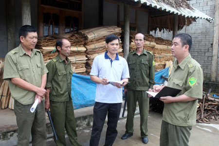 Công an Tân Nguyên nắm bắt tình hình ở cơ sở.