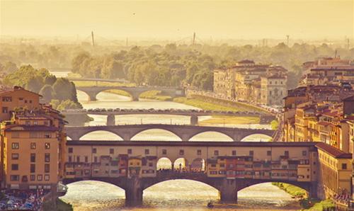 Cây cầu cổ Ponte Vecchio.
