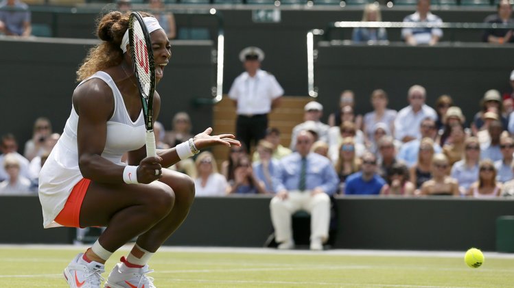 Serena Williams không khó khăn để giành chiến thắng trước Caroline Garcia. (Ảnh: AP) 

