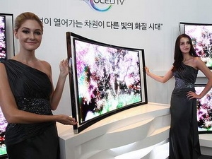 Mẫu TV OLED cong 55 inch.