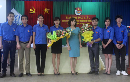 Ra mắt BCH mới  Đoàn Trường Cao đẳng VHNT&DL nhiệm kỳ 2014 - 2017.
