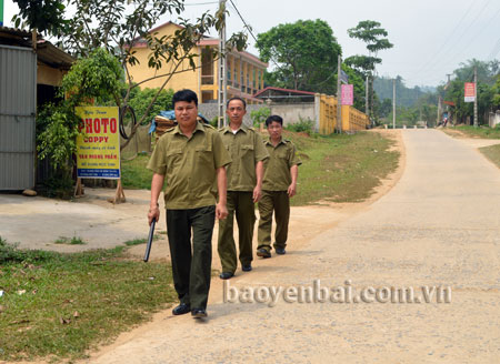 Công an xã Bình Thuận thường xuyên tuần tra, kiểm soát tình hình an ninh trật tự cơ sở.