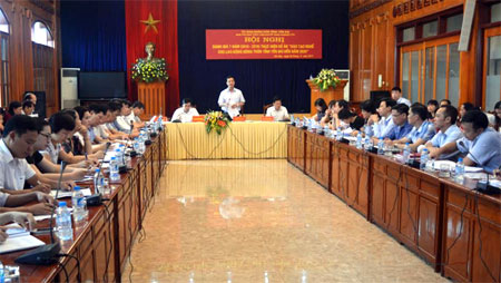 Đồng chí Dương Văn Tiến - Phó Chủ tịch UBND tỉnh phát biểu tại Hội nghị.