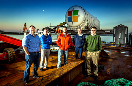 Các nhân vật chủ chốt trong team của Project Natick (từ trái qua phải): Mike Shepperd, Samuel Ogden, Spencer Fowers, Eric Peterson, Ben Cutler.