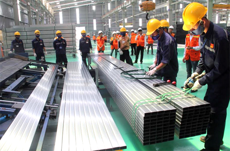 Nhà máy Vật liệu xây dựng Hoa Sen Yên Bái chính thức đi vào hoạt động. Đây là thành công của tỉnh Yên Bái trong cải thiện môi trường đầu tư kinh doanh, thu hút đầu tư.