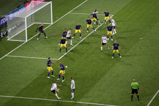 Kroos cùng Reus phối hợp tạo nên 'bàn thắng vàng' cho tuyển Đức.
