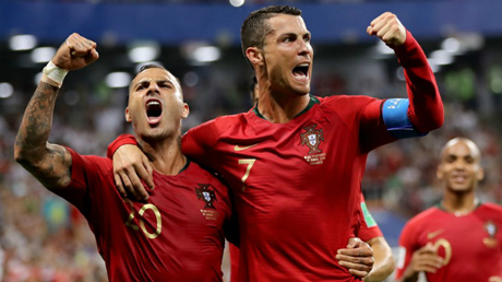 Những bàn thắng của các cầu thủ kỳ cựu là Ronaldo và Quaresma đã đưa Bồ Đào Nha vào vòng loại trực tiếp.