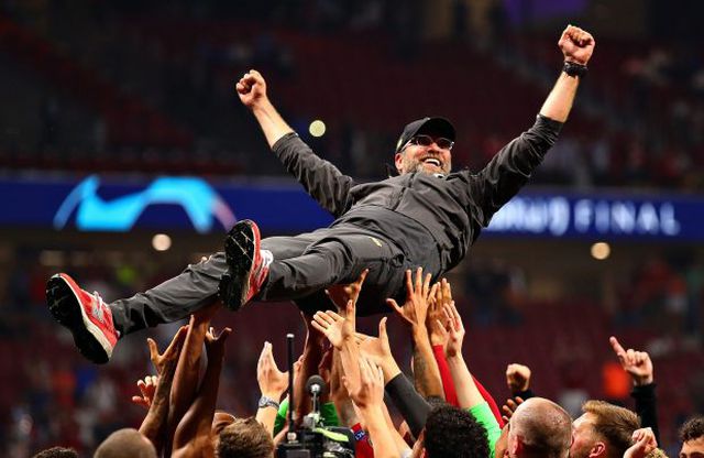 HLV Jurgen Klopp sắp nhận được lương 