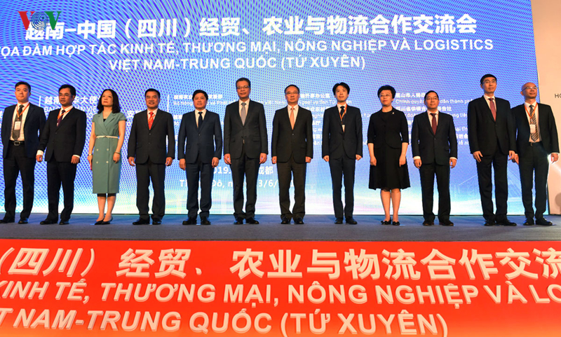 Các đại biểu tham dự Tọa đàm hợp tác kinh tế - thương mại, nông nghiệp và logistics Việt Nam - Trung Quốc.