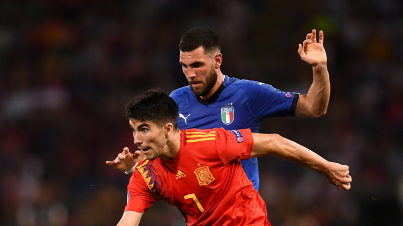 U21 Italia (áo xanh) hạ U21 Tây Ban Nha ngày khai màn U21 châu Âu.