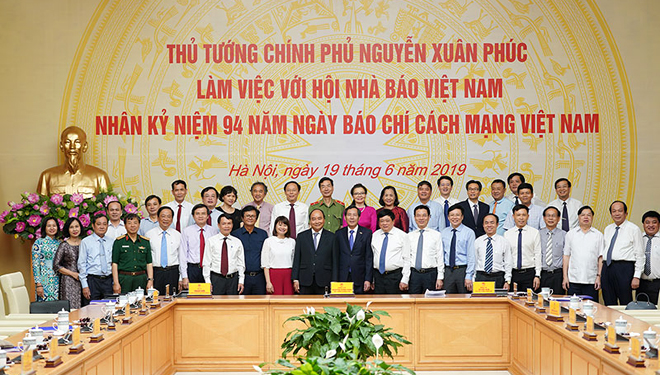 Thủ tướng Chính phủ trong buổi làm việc với Hội Nhà báo Việt Nam.