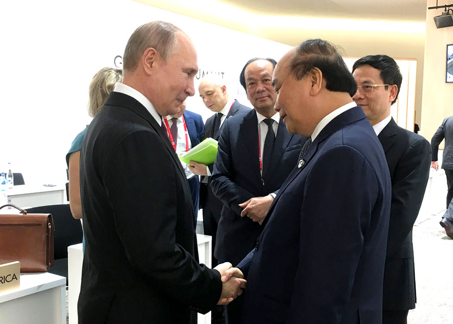 Thủ tướng Nguyễn Xuân Phúc và Tổng thống Nga Putin.