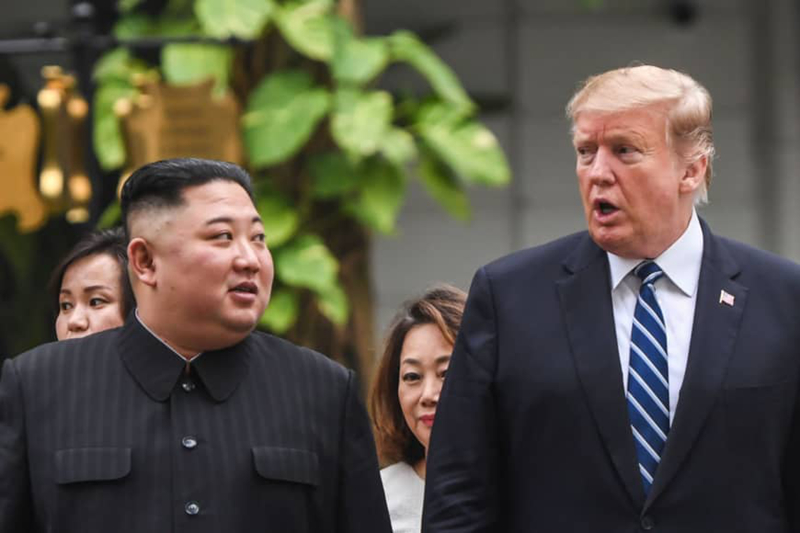 Nhà lãnh đạo Triều Tiên Kim Jong-un và Tổng thống Mỹ Donald Trump trong cuộc gặp thượng đỉnh lần thứ 2 tại Hà Nội cuối tháng 2/2019