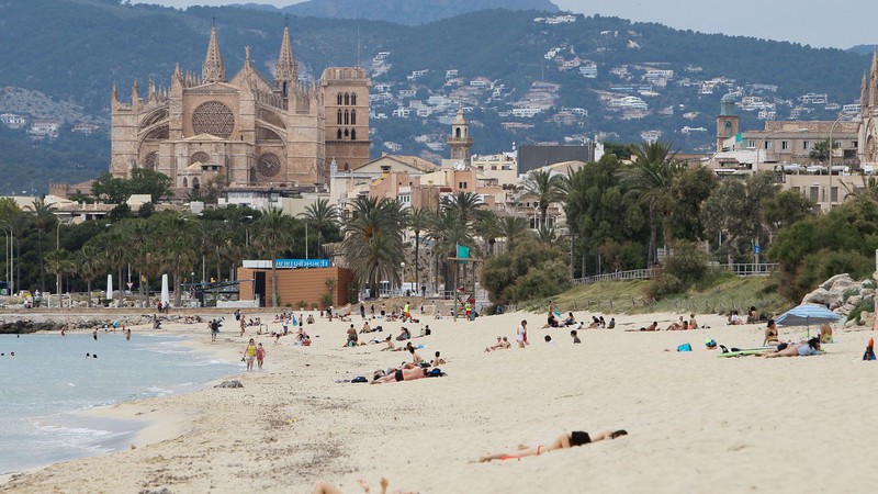 Du lịch là ngành kinh tế quan trọng hàng đầu của Tây Ban Nha.