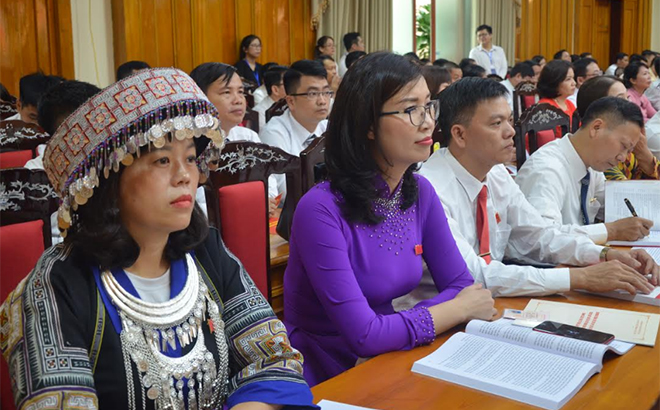 Tỉ lệ cán bộ nữ tham gia đại biểu Quốc hội và đại biểu HĐND các cấp ngày một tăng. (Ảnh: Đức Toàn)