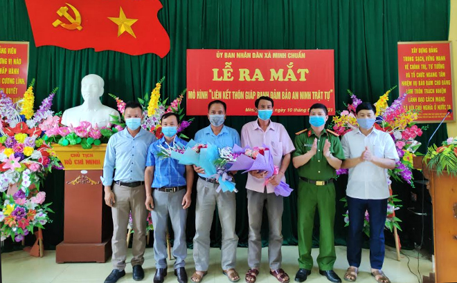 Ban Chỉ đạo liên kết thôn giáp ranh đảm bảo an ninh trật tự xã Minh Chuẩn huyện Lục Yên trong lễ ra mắt.