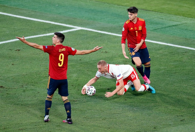 Tây Ban Nha chỉ giành 2 điểm sau hai trận là kết quả thất vọng.