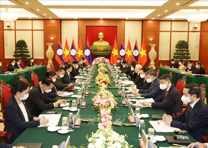 Tổng Bí thư Nguyễn Phú Trọng hội đàm với Tổng Bí thư, Chủ tịch nước Lào Thongloun Sisoulith.
