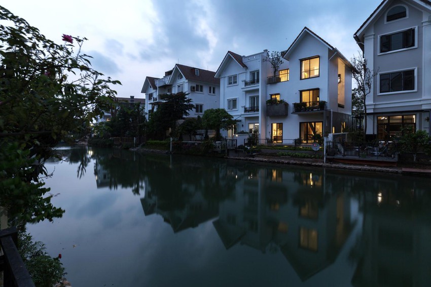 HP6 House có diện tích 235 m² được thiết kế bởi nhóm thiết kế AHL architects.