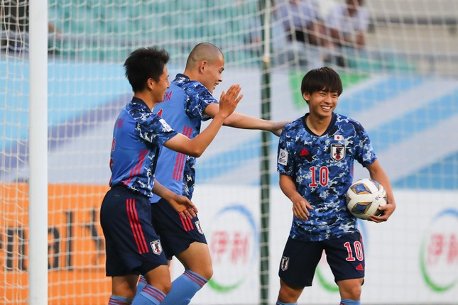 Thắng 3-0, U23 Nhật Bản gặp đương kim vô địch Hàn Quốc ở tứ kết