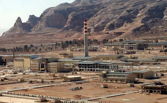 Cơ sở chuyển đổi urani của Iran gần Isfahan, nơi tái chế tinh quặng urani thành khí uranium hexafluoride, sau đó được đưa đến Natanz và đưa vào máy ly tâm để làm giàu.