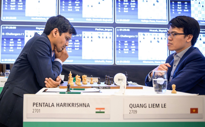 Hòa cựu vô địch châu Á, Lê Quang Liêm dẫn đầu Prague Chess Festival