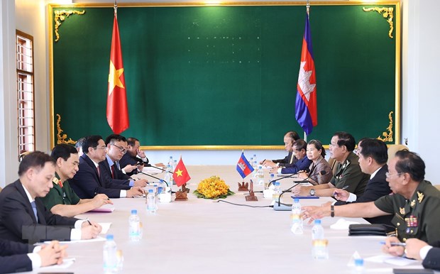 Thủ tướng Phạm Minh Chính hội kiến Thủ tướng Campuchia Samdech Techo Hun Sen.