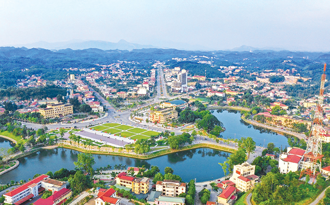 Thành phố Yên Bái (thị xã Yên Bái xưa) đã trở thành đô thị xanh, văn minh, hiện đại, hướng đến một trung tâm kinh tế, thương mại cửa ngõ vùng Tây Bắc.