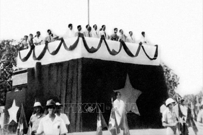 Ngày 2/9/1945, tại Quảng trường Ba Đình – Hà Nội, Chủ tịch Hồ Chí Minh đọc 