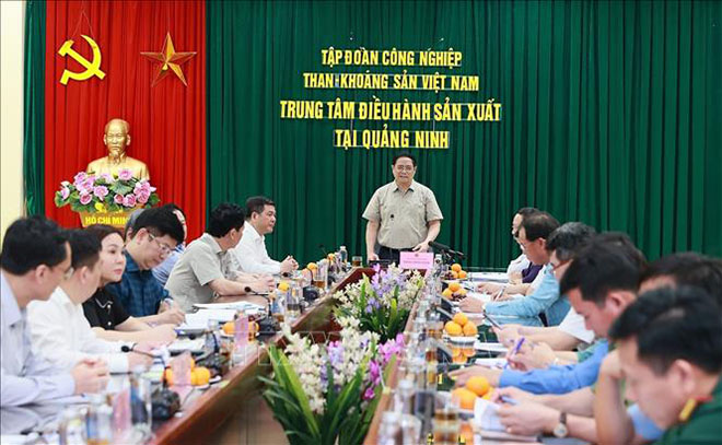 Thủ tướng Phạm Minh Chính làm việc với các bộ, ngành, Tập đoàn Than khoáng sản Việt Nam và tỉnh Quảng Ninh về tình hình sản xuất và cung ứng than cho sản xuất điện.