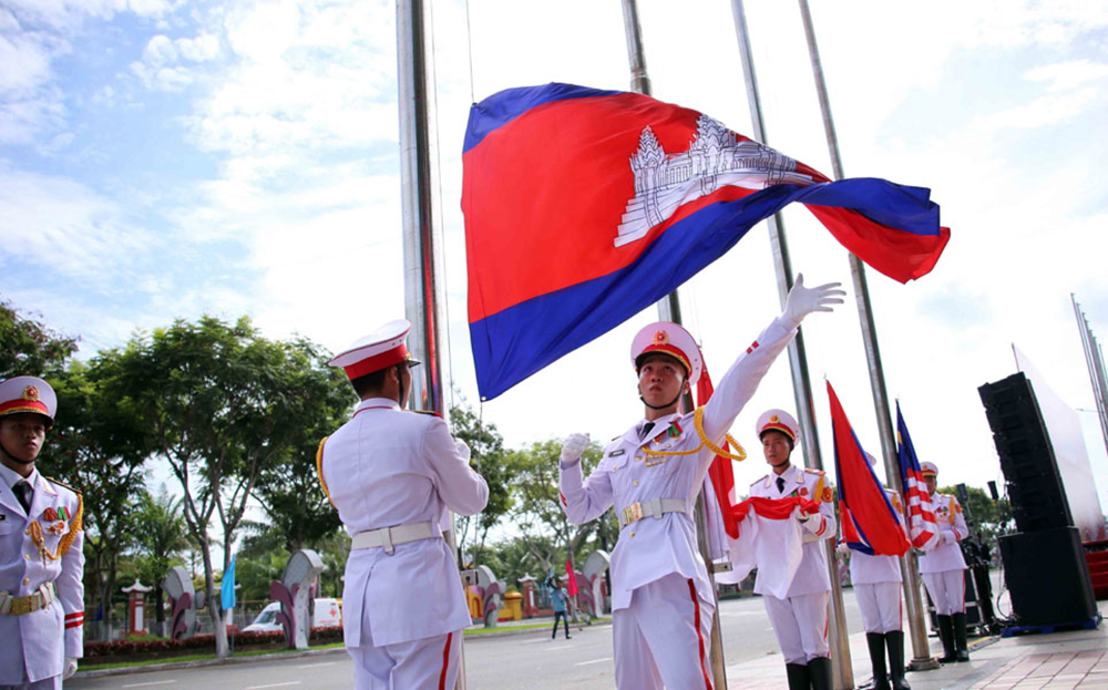 Lễ Thượng cờ các nước tham dự tại Đại hội Thể thao học sinh Đông Nam Á lần thứ 13.