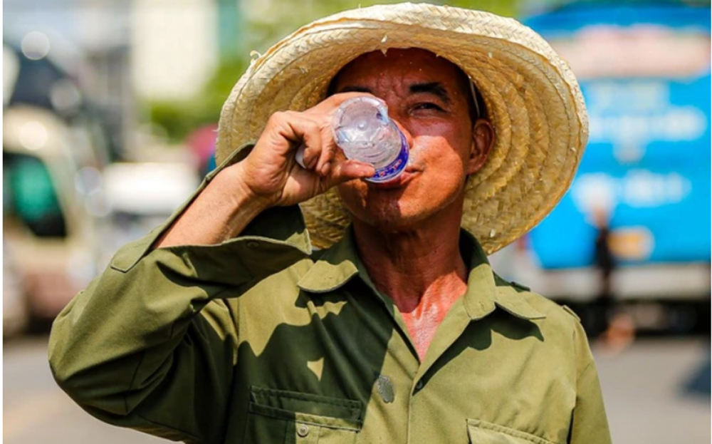 Sau những ngày mưa, nắng nóng quay trở lại miền Bắc.