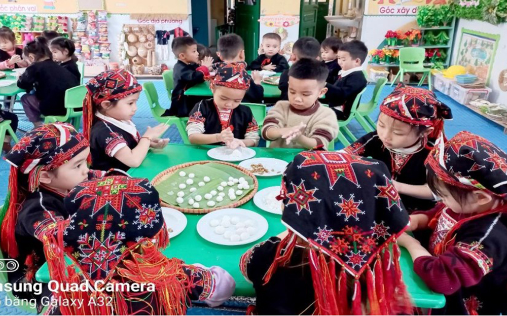 Văn hóa truyền thống được truyền dạy lồng ghép và trải nghiệm trong trường học.