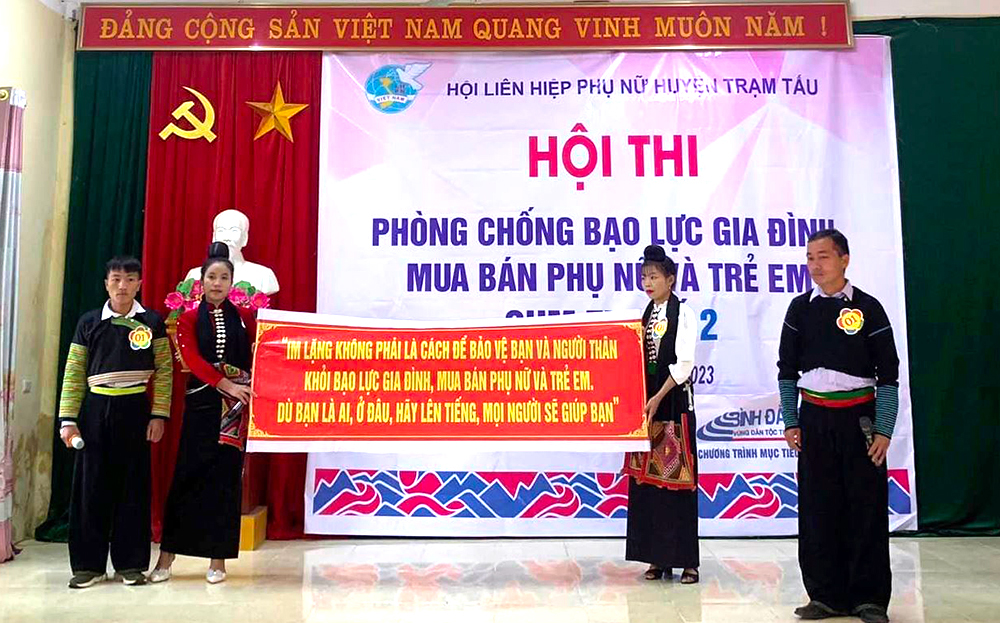 Hội Liên hiệp Phụ nữ huyện Trạm Tấu tổ chức Hội thi Phòng chống bạo lực gia đình, mua bán phụ nữ và trẻ em.