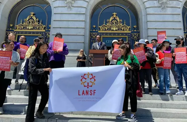 Mít-tinh ủng hộ việc đưa tiếng Việt trở thành ngôn ngữ chính thức ở thành phố San Francisco (Ảnh: The Chronicle)
